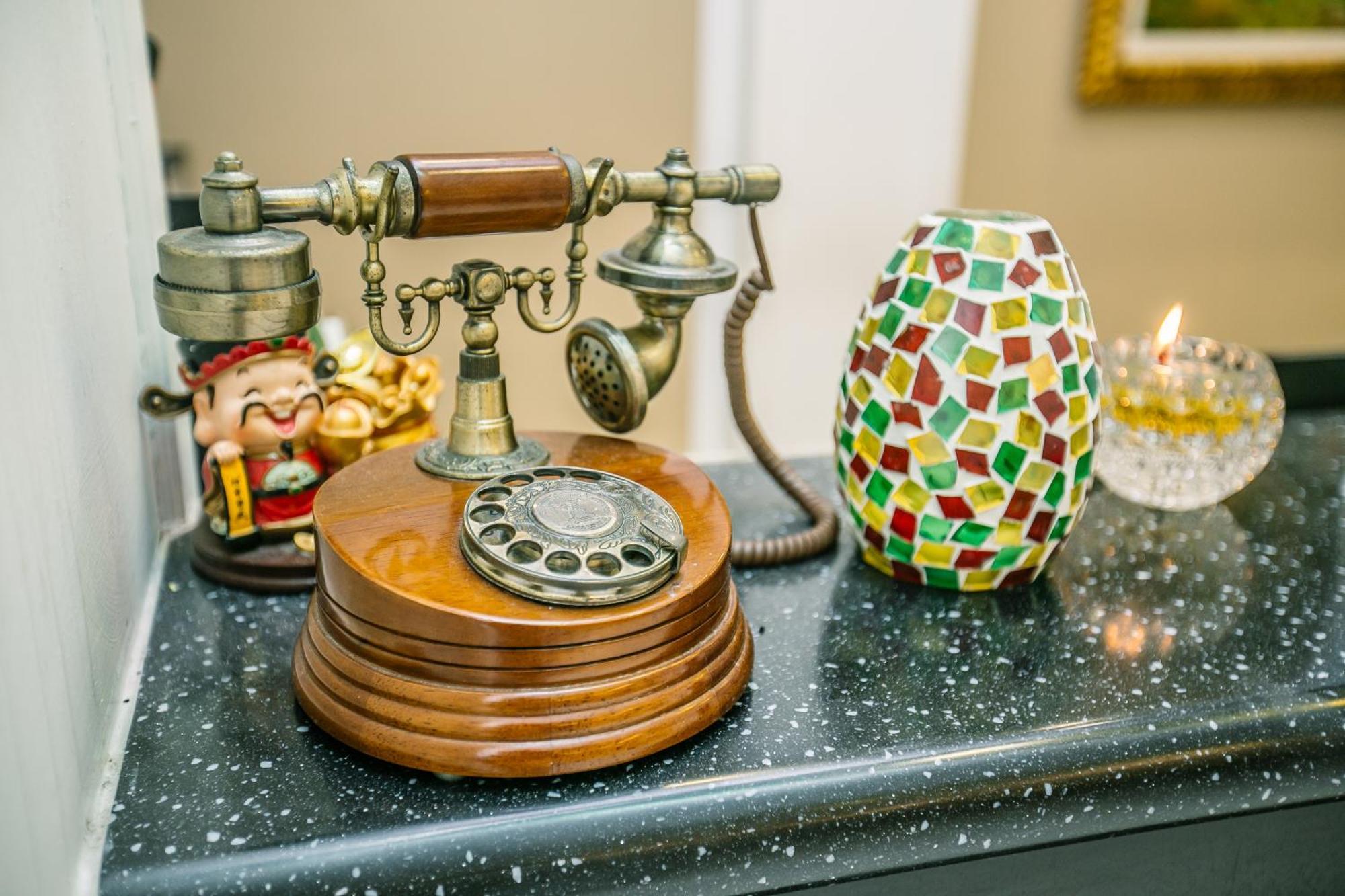Merdeka Hotel Келуанг Екстериор снимка
